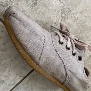Tom’s Lace Up Shoes